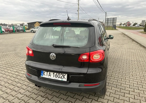 Volkswagen Tiguan cena 32900 przebieg: 283000, rok produkcji 2009 z Płoty małe 154